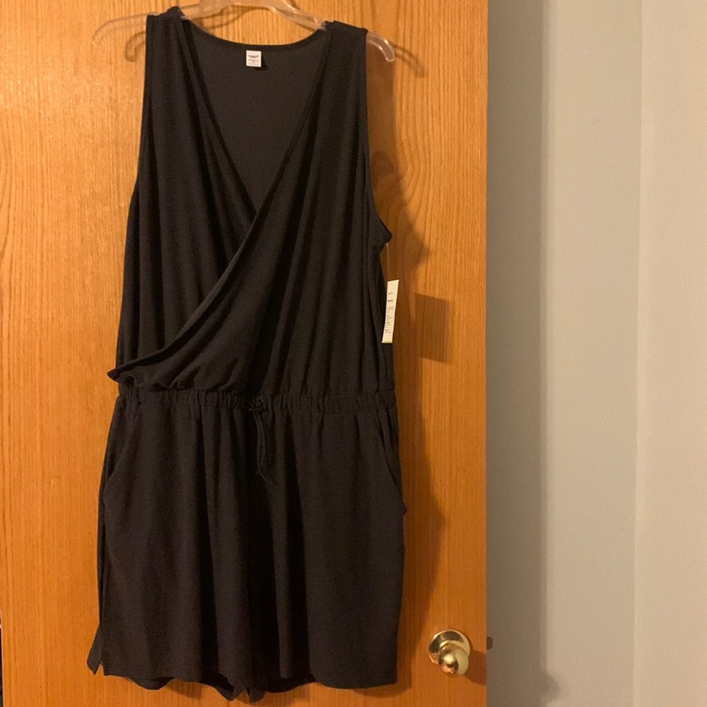Old Navy Active Breathe Romper (shorts) - charcoal gray - Sz XL